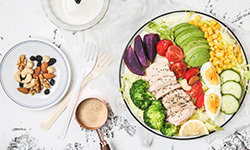 你还在认为轻食就等于纯吃素，轻食的6个误区，你中招了吗？