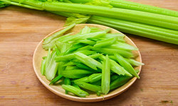 这3种常见的蔬菜最“刮油”,减肥期间多吃点,让你轻松甩掉大肚腩