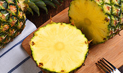 凤梨和菠萝是同一种水果吗