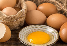 鸡蛋变成夜明珠的原理是什么