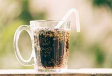 可乐最早诞生是什么颜色