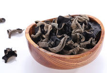 木耳用热水泡能吃吗