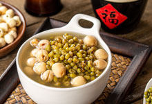 绿豆汤变红的原因