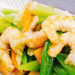  Stir fried shrimps with celery