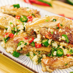  Chicken wings with garlic