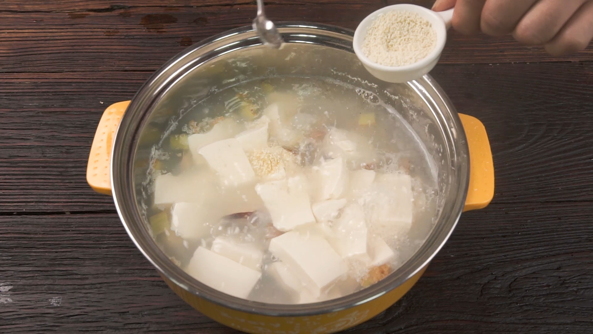 花蛤豆腐汤做法步骤：7