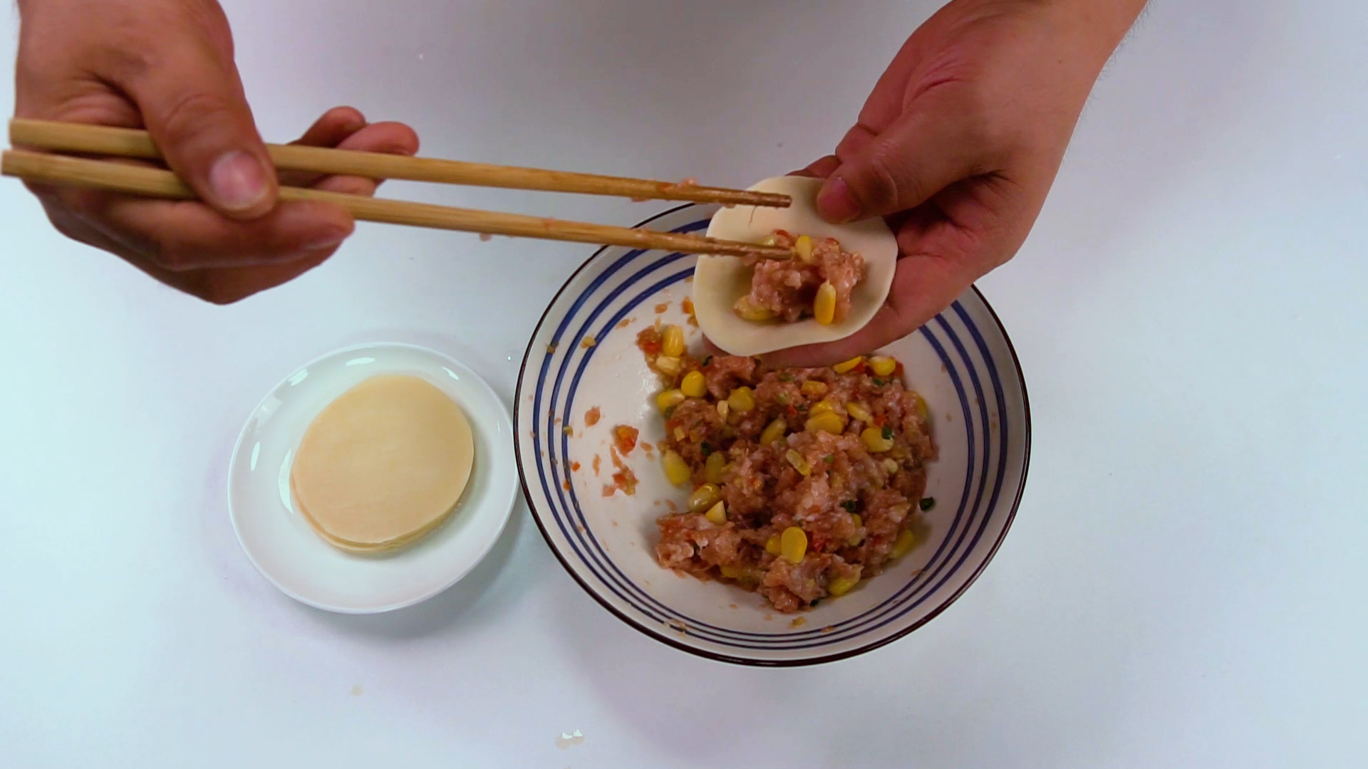 玉米胡萝卜饺子做法步骤：9