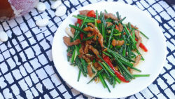 韭菜花炒肉丝