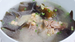 牛骨黄豆海带汤