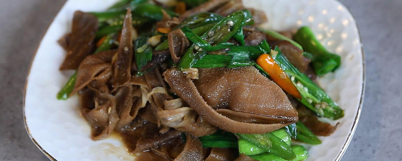 辣椒炒毛肚的做法